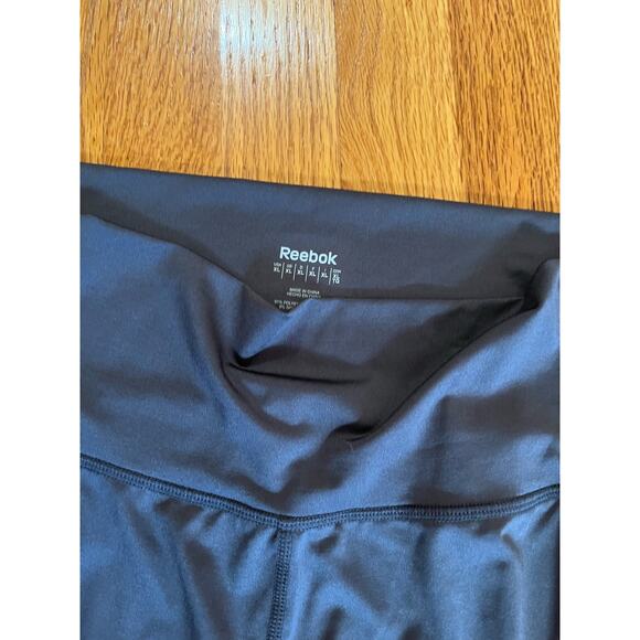 Reebok gray 2 pocket leggings XL Perfect condition 91%‎ polyester 9% spandex - Picture 2 of 4